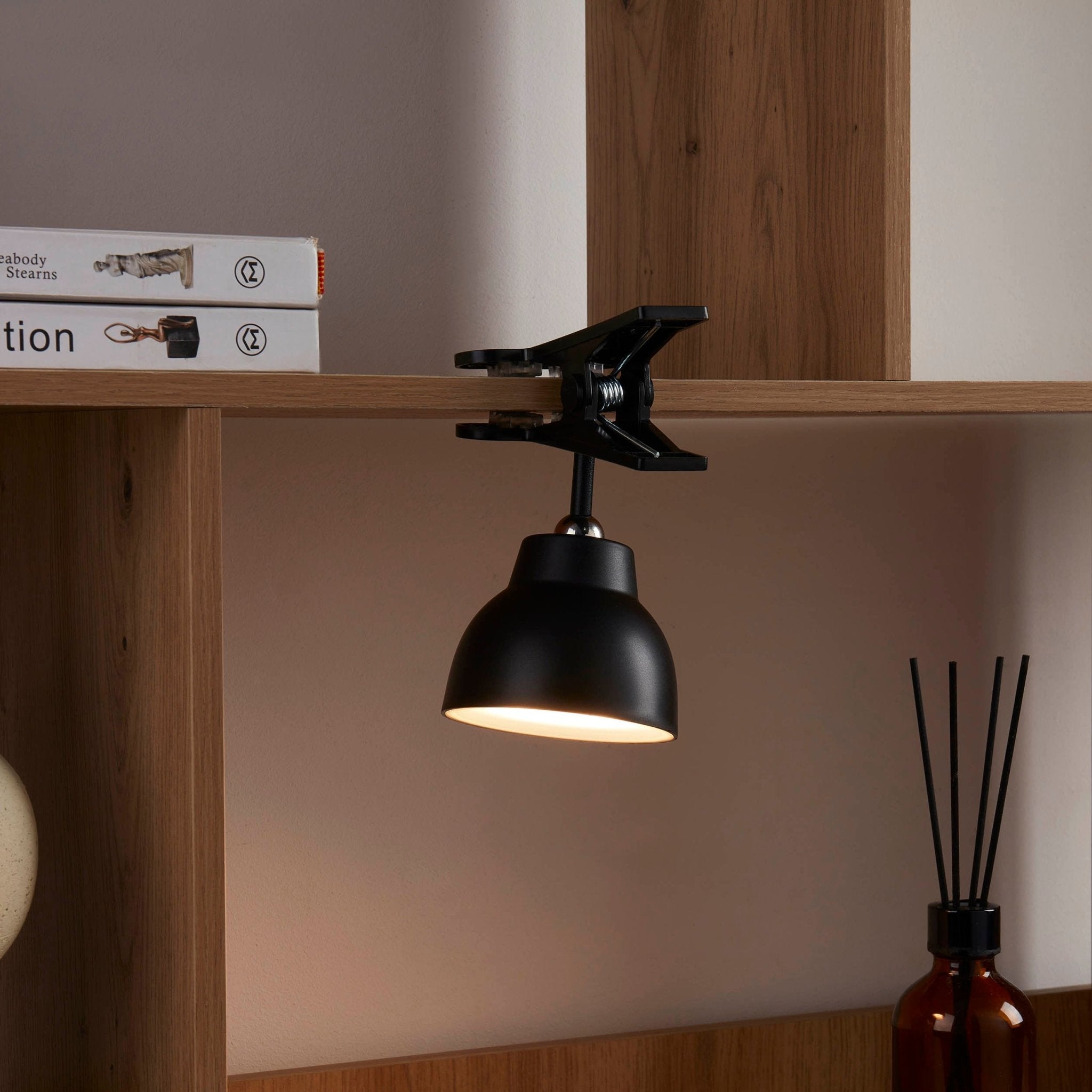 Lampe LED rechargeable étanche 4 en 1 Atticus - Noire