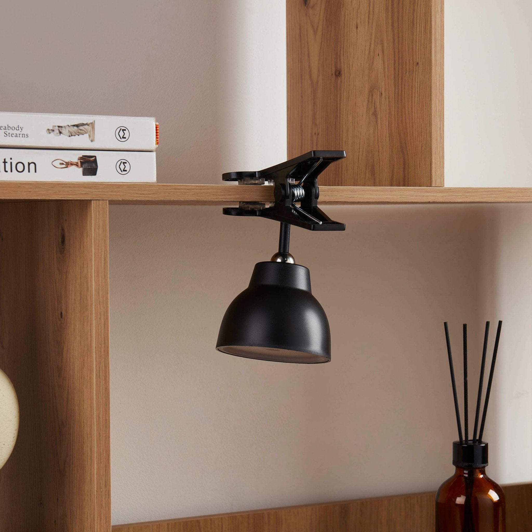 Lampe LED rechargeable étanche 4 en 1 Atticus - Noire